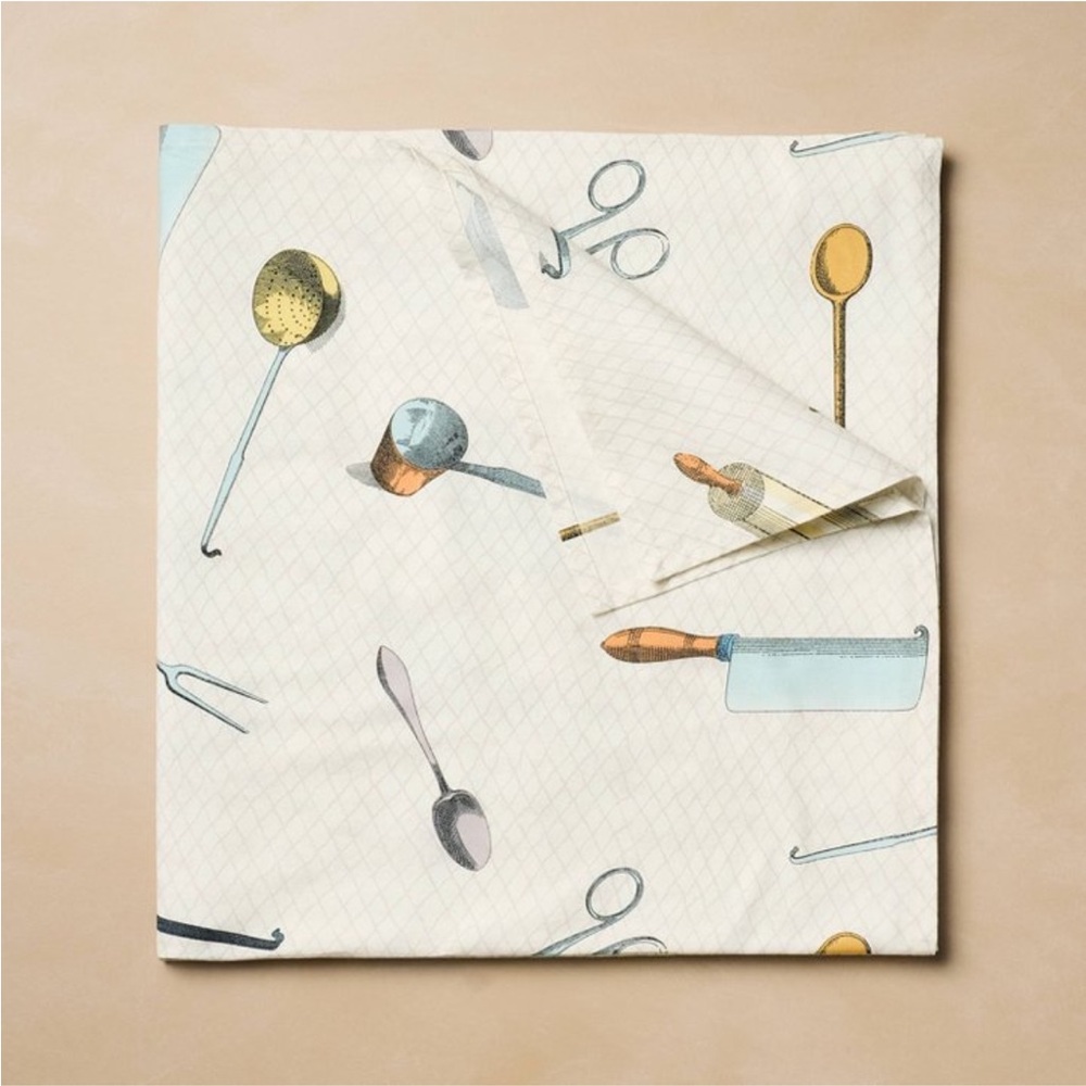 JOHN DERIAN NWT cutely toss printed rectangle tablecloth -104x60
